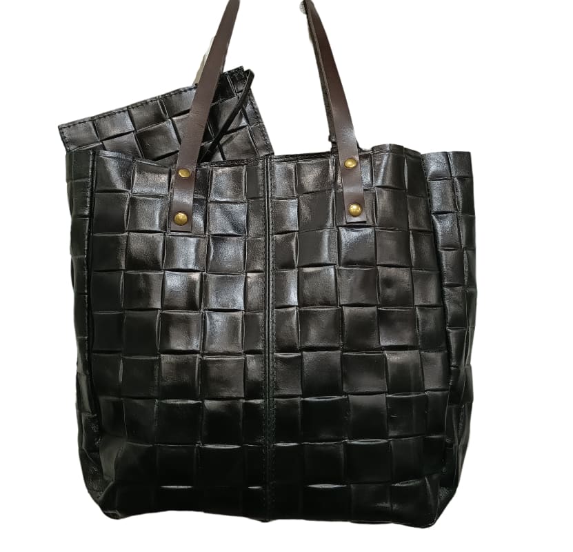 shopper de hombro en piel de color negro